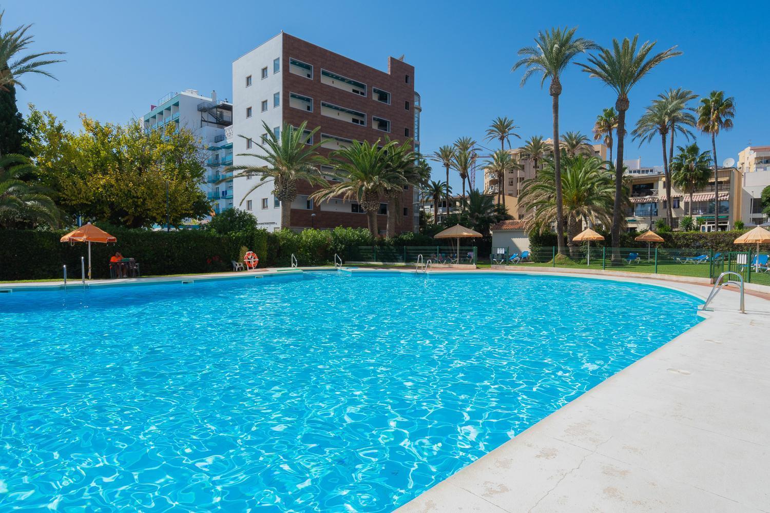 Private 250Sqm Garden Duplex, Jacuzzi, Cinema, Sea View Escape Lejlighed Torremolinos Eksteriør billede