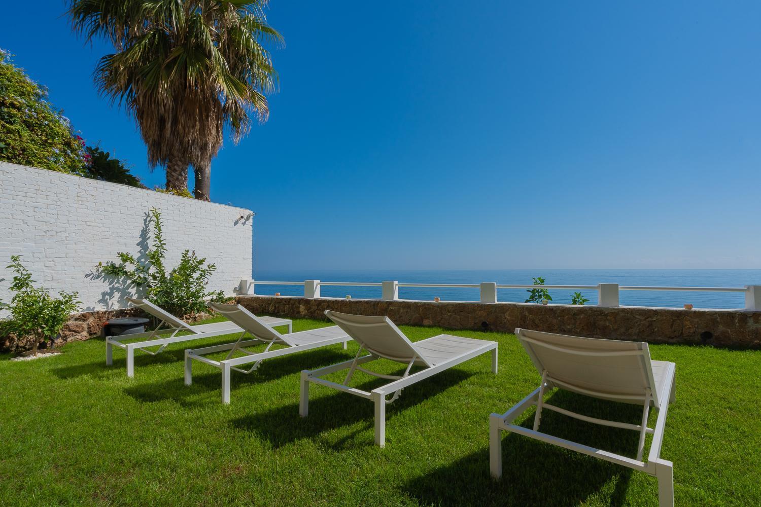 Private 250Sqm Garden Duplex, Jacuzzi, Cinema, Sea View Escape Lejlighed Torremolinos Eksteriør billede