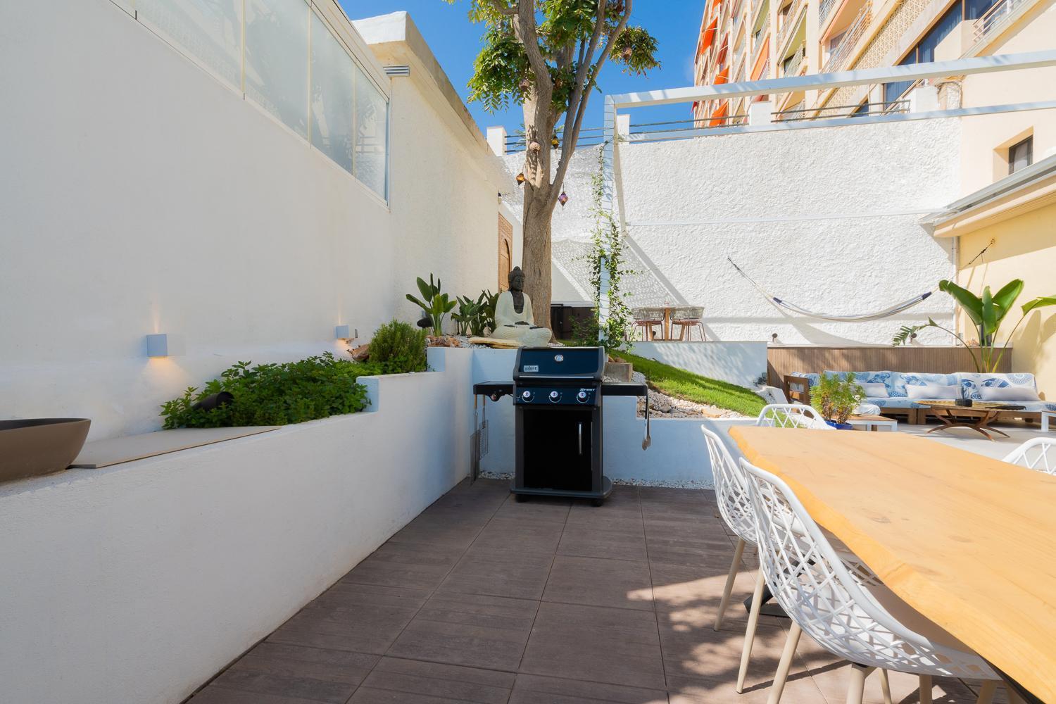Private 250Sqm Garden Duplex, Jacuzzi, Cinema, Sea View Escape Lejlighed Torremolinos Eksteriør billede