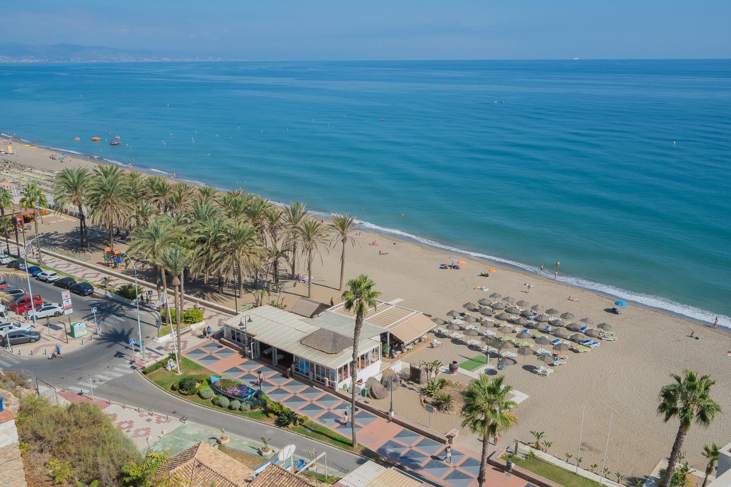 Private 250Sqm Garden Duplex, Jacuzzi, Cinema, Sea View Escape Lejlighed Torremolinos Eksteriør billede