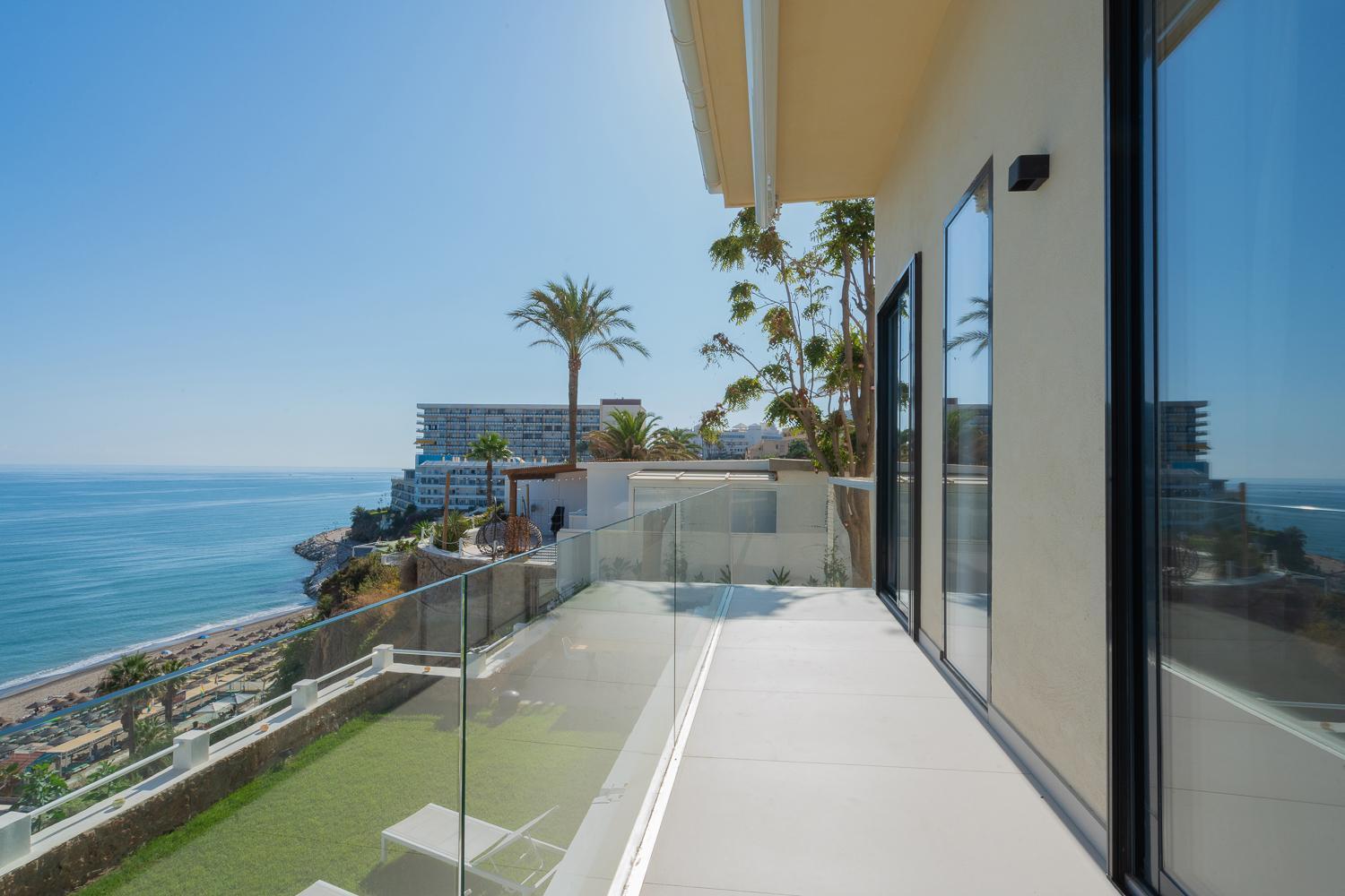 Private 250Sqm Garden Duplex, Jacuzzi, Cinema, Sea View Escape Lejlighed Torremolinos Eksteriør billede